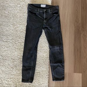 Everlane / Mid Rise Ankle Washed Black Jeans